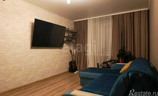 Продажа 2-комн квартиры на вторичном рынке Кириши, Волховская наб,  д. 18