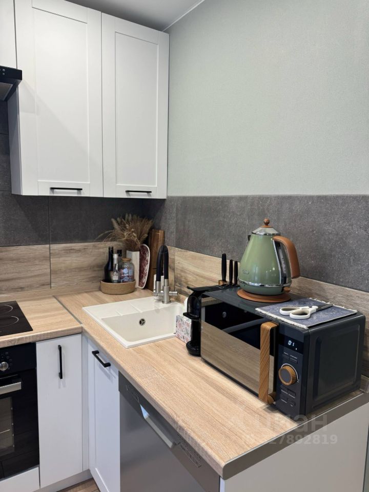 Продажа 1-комн квартиры на вторичном рынке Днепропетровская улица,  д. 3К4