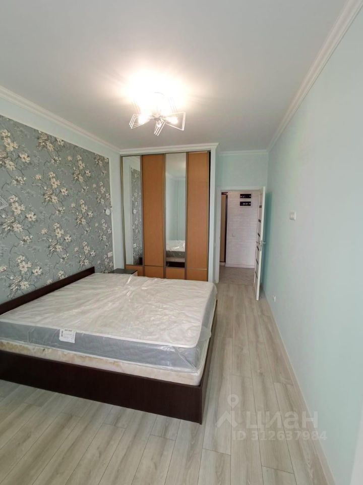 Продажа 1-комн квартиры на вторичном рынке д. Островцы, улица Летчика Волчкова, 1