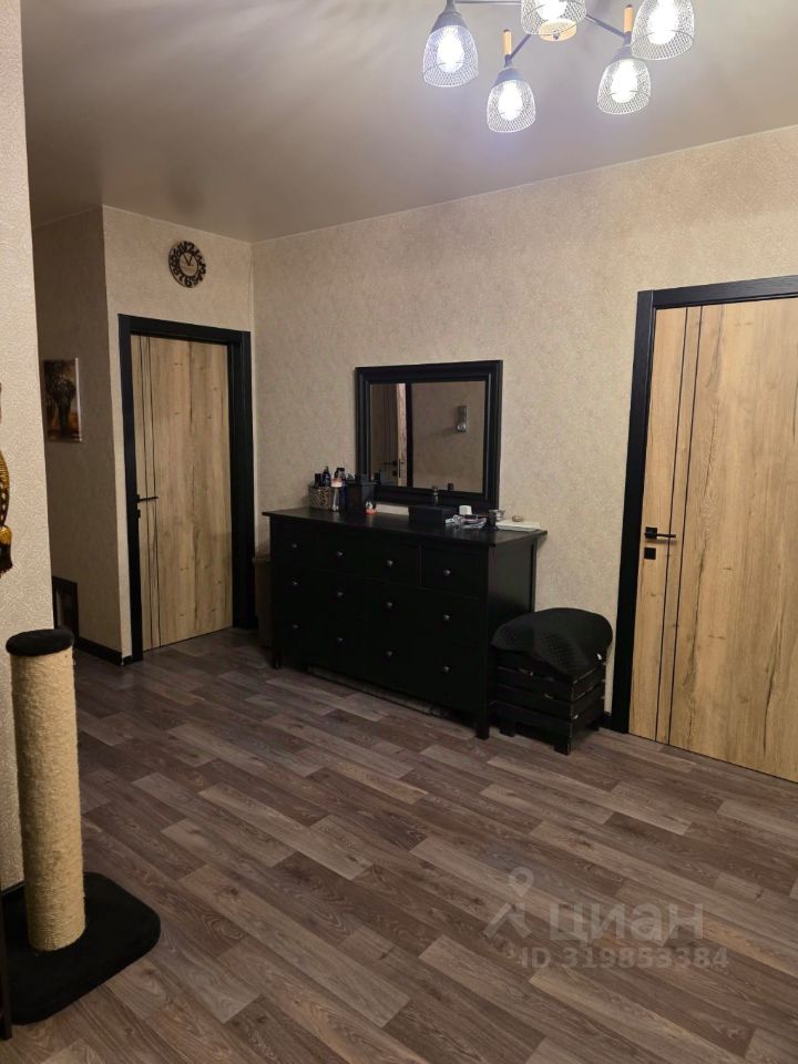 Продажа 2-комн квартиры на вторичном рынке д. Старая, Колтуши, улица Генерала Чоглокова, 3