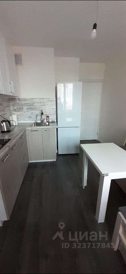 Аренда 1-комн квартиры на вторичном рынке Мурино, улица Шоссе в Лаврики, 72к3