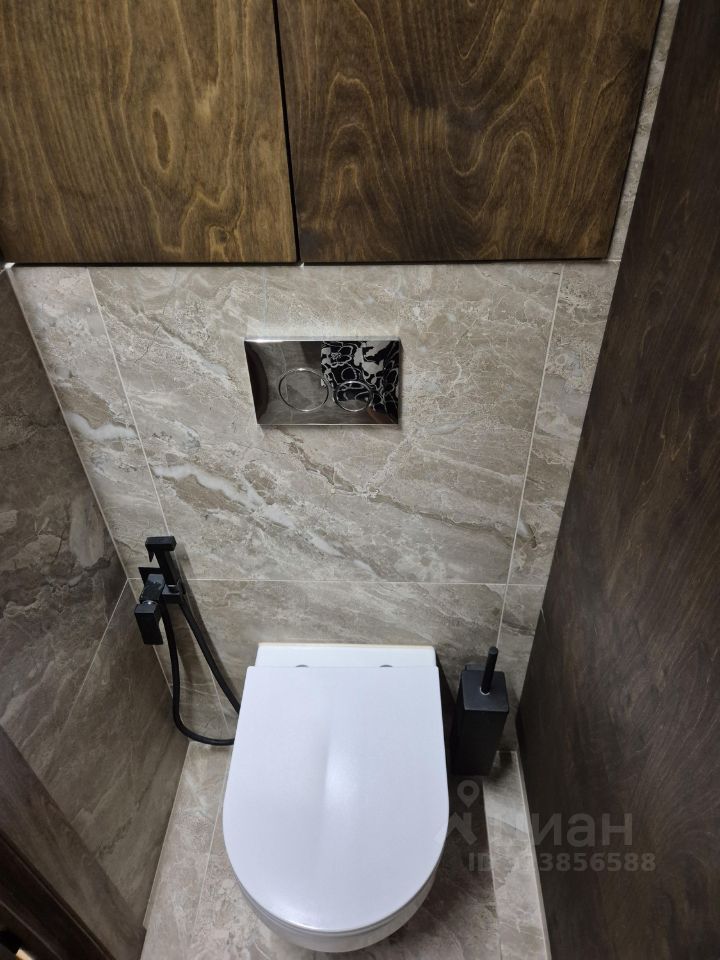 Продажа 2-комн квартиры на вторичном рынке проспект Космонавтов, 106