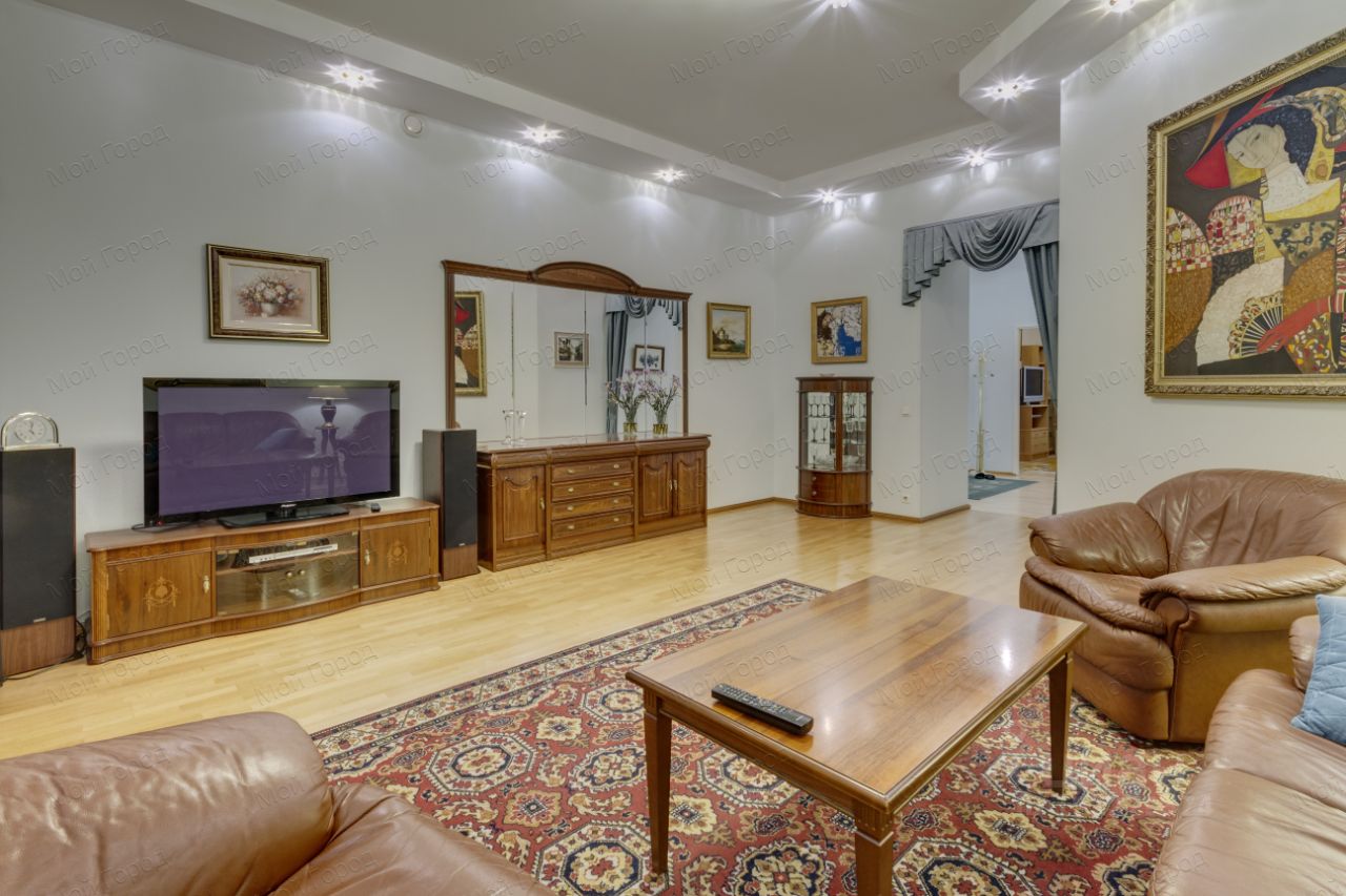 Аренда 3-комн квартиры на вторичном рынке улица Рубинштейна, 15-17