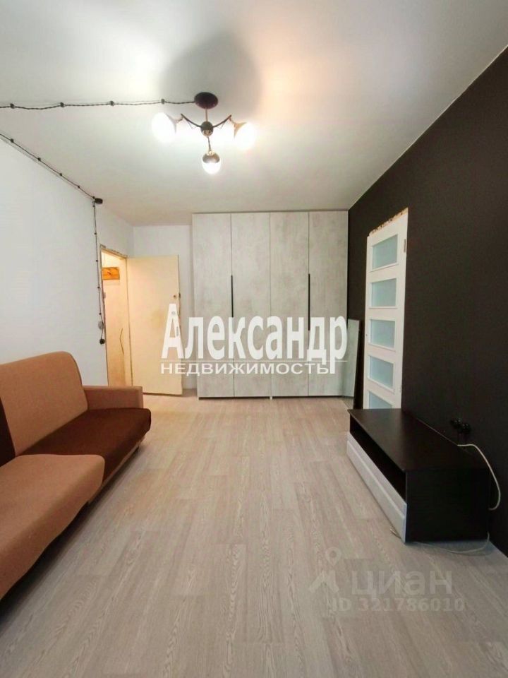 Продажа 4-комн квартиры на вторичном рынке Выборг, улица Сухова, 8