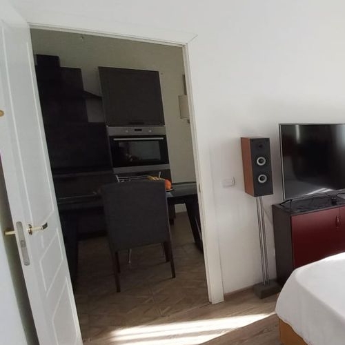 2-комн квартира улица Гришина, 16