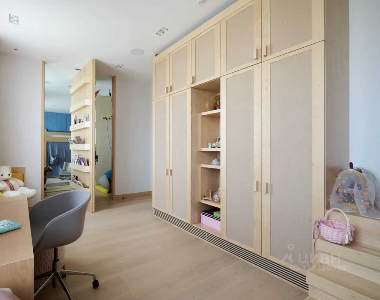 Продажа 4-комн квартиры на вторичном рынке Верхняя улица, 20к1