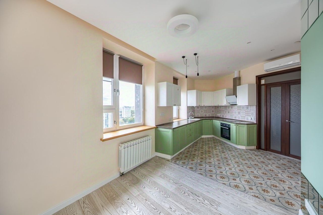 Продажа 3-комн квартиры на вторичном рынке улица Бутлерова, 7Б