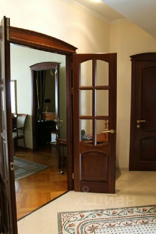 Продажа 4-комн квартиры на вторичном рынке переулок Большой Головин,  д. 2