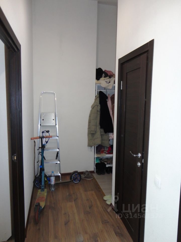 Продажа 2-комн квартиры на вторичном рынке пос. Развилка, проезд Римский, 1