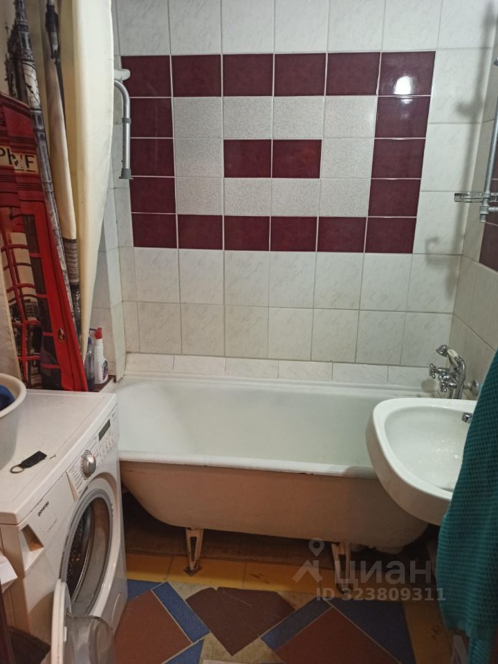 Продажа 3-комн квартиры на вторичном рынке улица Барышиха, 16