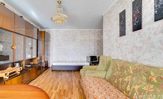 Продажа 2-комн квартиры на вторичном рынке Зюзинская улица,  д. 8