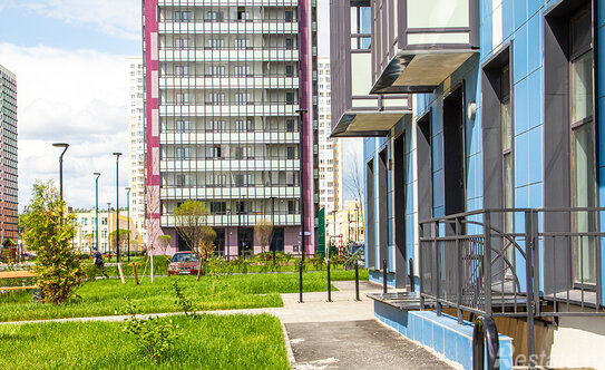 Продажа 1-комн квартиры на вторичном рынке Реки Каменки наб,  д. 15 к2 с1