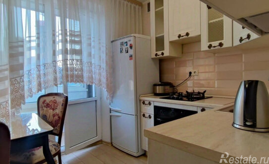 Аренда 3-комн квартиры на вторичном рынке Малахитовая улица,  д. 1