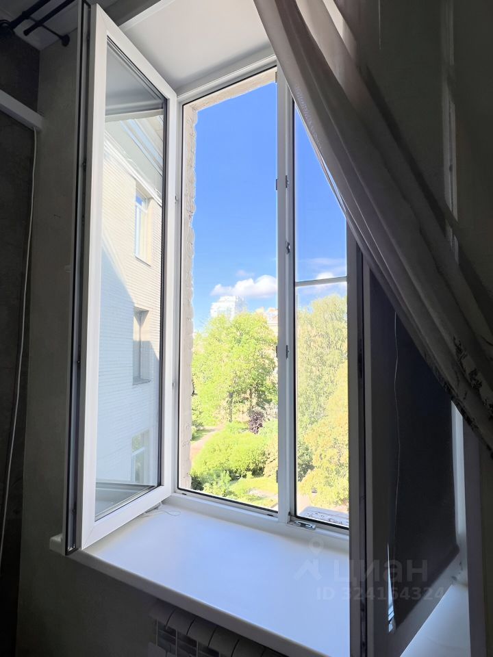 Продажа 3-комн квартиры на вторичном рынке Среднеохтинский проспект, 2А