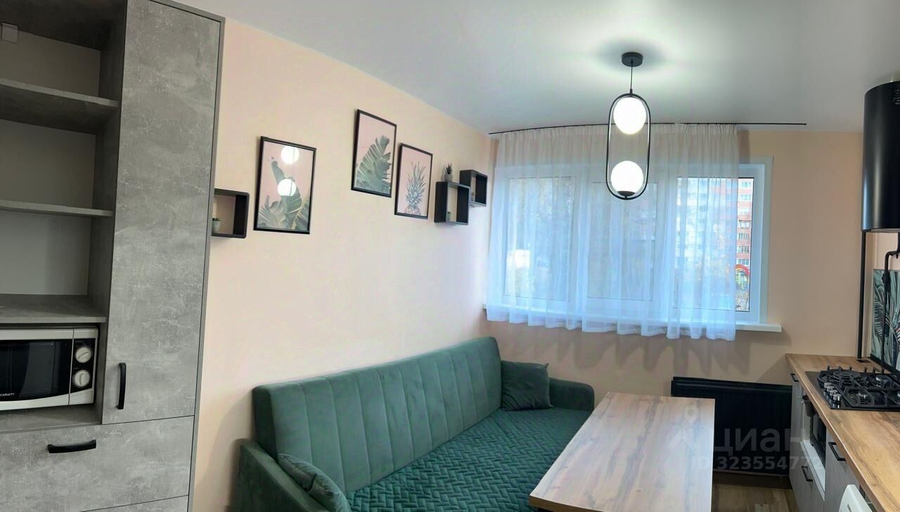 Аренда 2-комн квартиры на вторичном рынке улица Маршала Захарова, 17К2