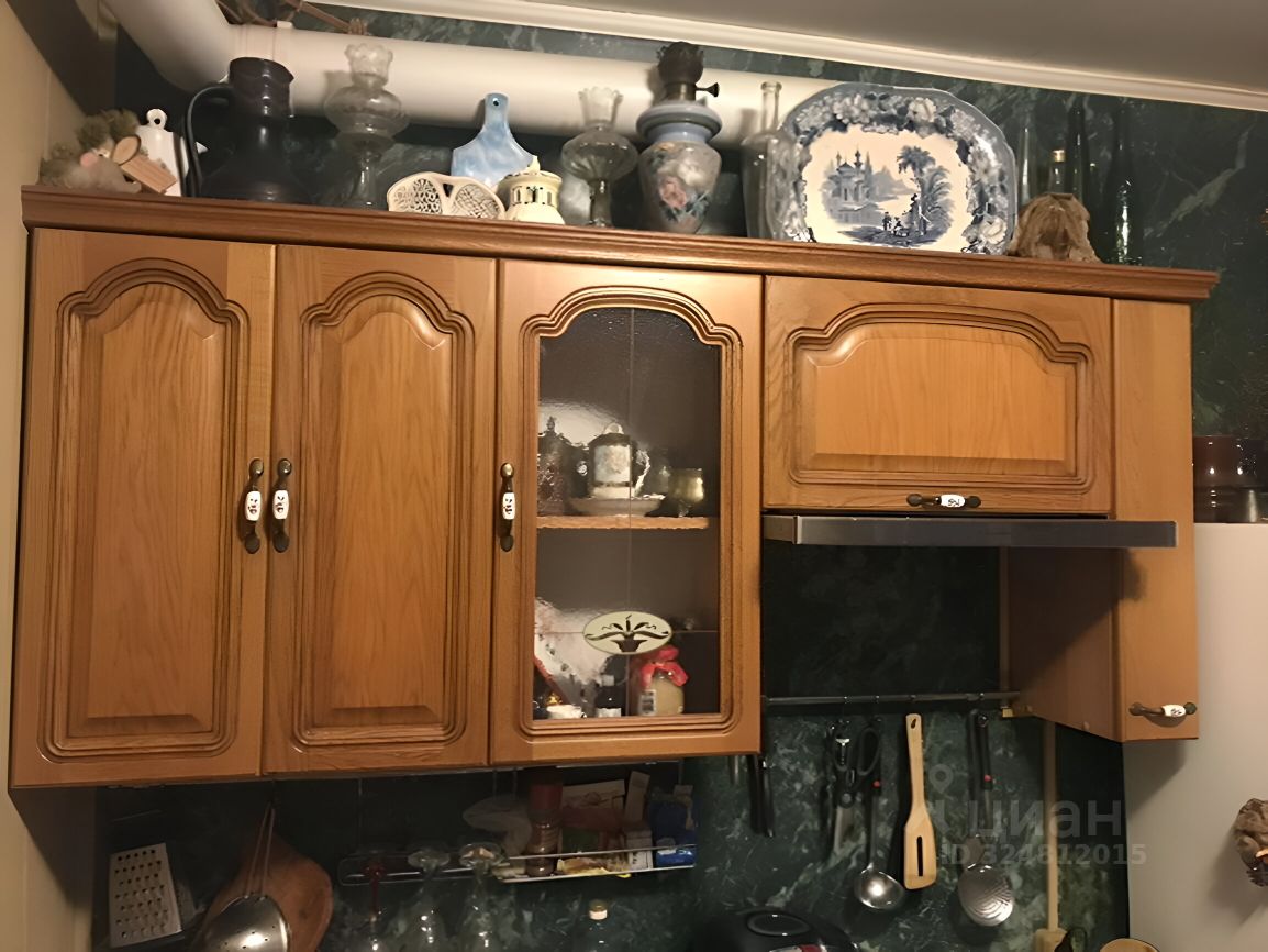 Продажа 3-комн квартиры на вторичном рынке Малая Карпатская улица, 15