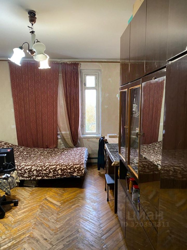 Продажа 3-комн квартиры на вторичном рынке улица Бажова, 15К2