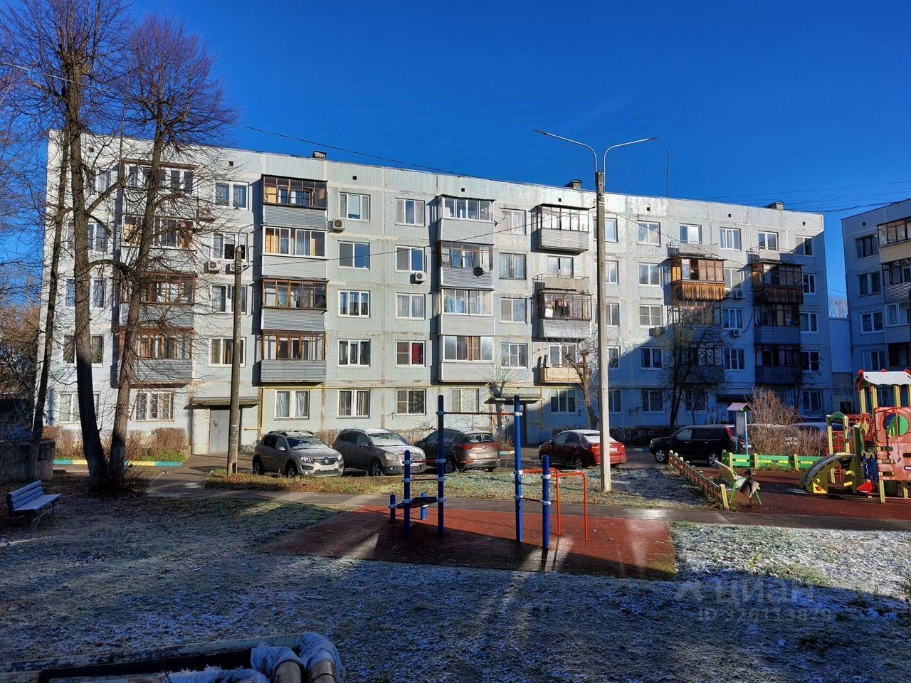 Продажа 3-комн квартиры на вторичном рынке Серпухов, Октябрьская улица,  д. 15Б