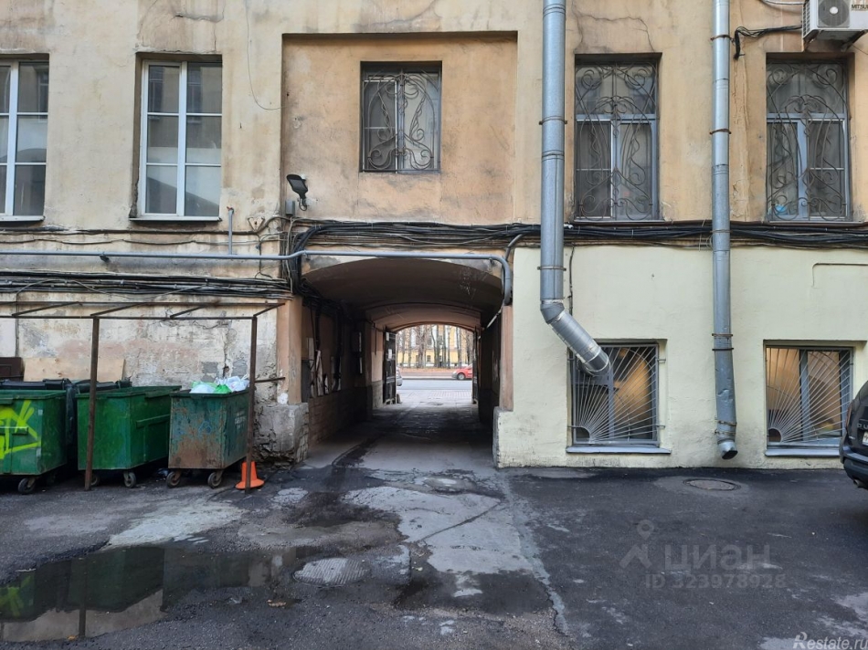 Аренда гаража Вознесенский проспект,  д. 2