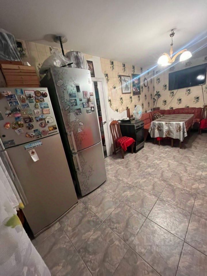 Продажа 3-комн квартиры на вторичном рынке Тельмана, улица Октябрьская, 2