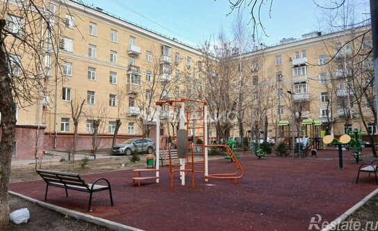 Продажа 3-комн квартиры на вторичном рынке улица Менжинского,  д. 5