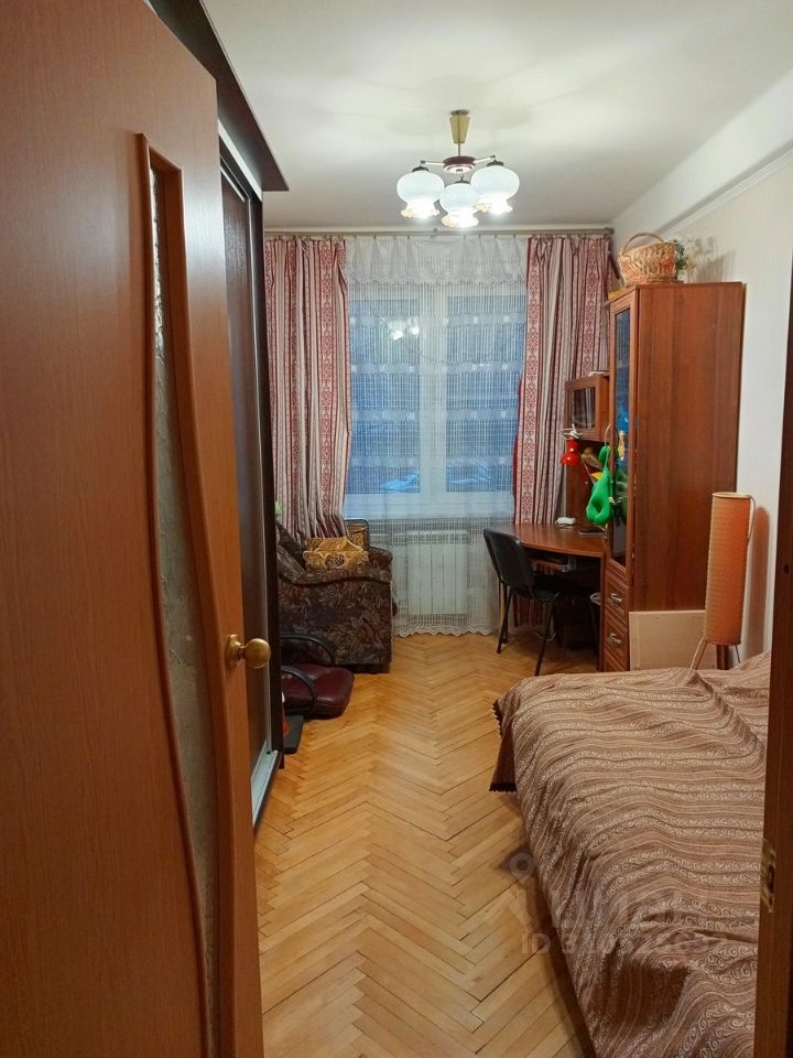 Продажа 3-комн квартиры на вторичном рынке улица Летчика Пилютова, 15