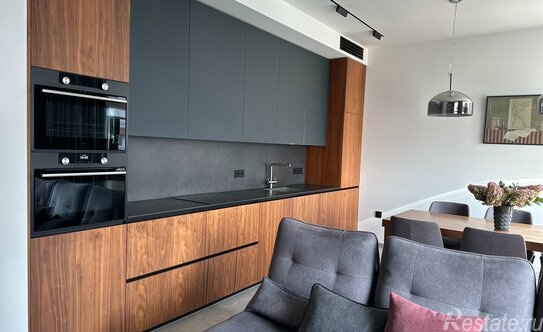 Продажа 4-комн квартиры на вторичном рынке пр-кт Маршала Жукова,  д. 39А,  к. 2