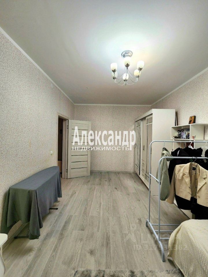 Продажа 2-комн квартиры на вторичном рынке Кириши, Волховская набережная, 52