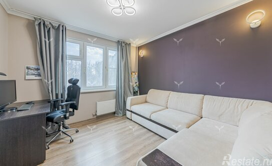 Продажа 3-комн квартиры на вторичном рынке Тарутинская улица,  д. 1