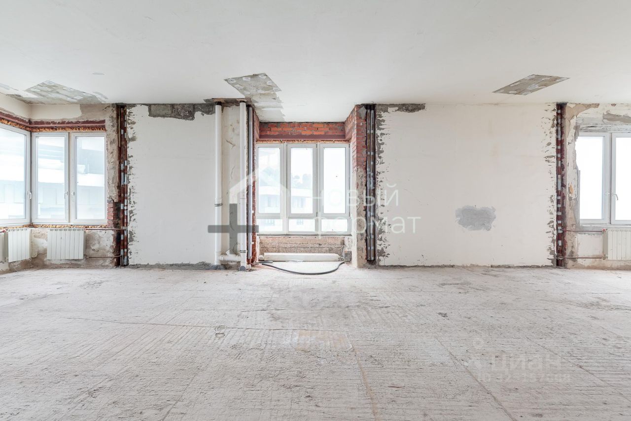 Продажа 4-комн квартиры на вторичном рынке Мосфильмовская улица, 70