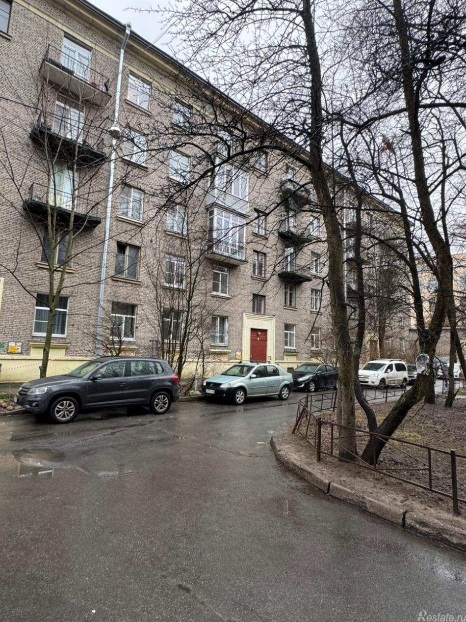 Продажа 3-комн квартиры на вторичном рынке Санкт-Петербург, ул. Графова,  д. 2