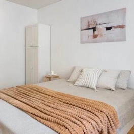 Продажа 3-комн квартиры на вторичном рынке ул Озёрная,  д. 23,  к. 2