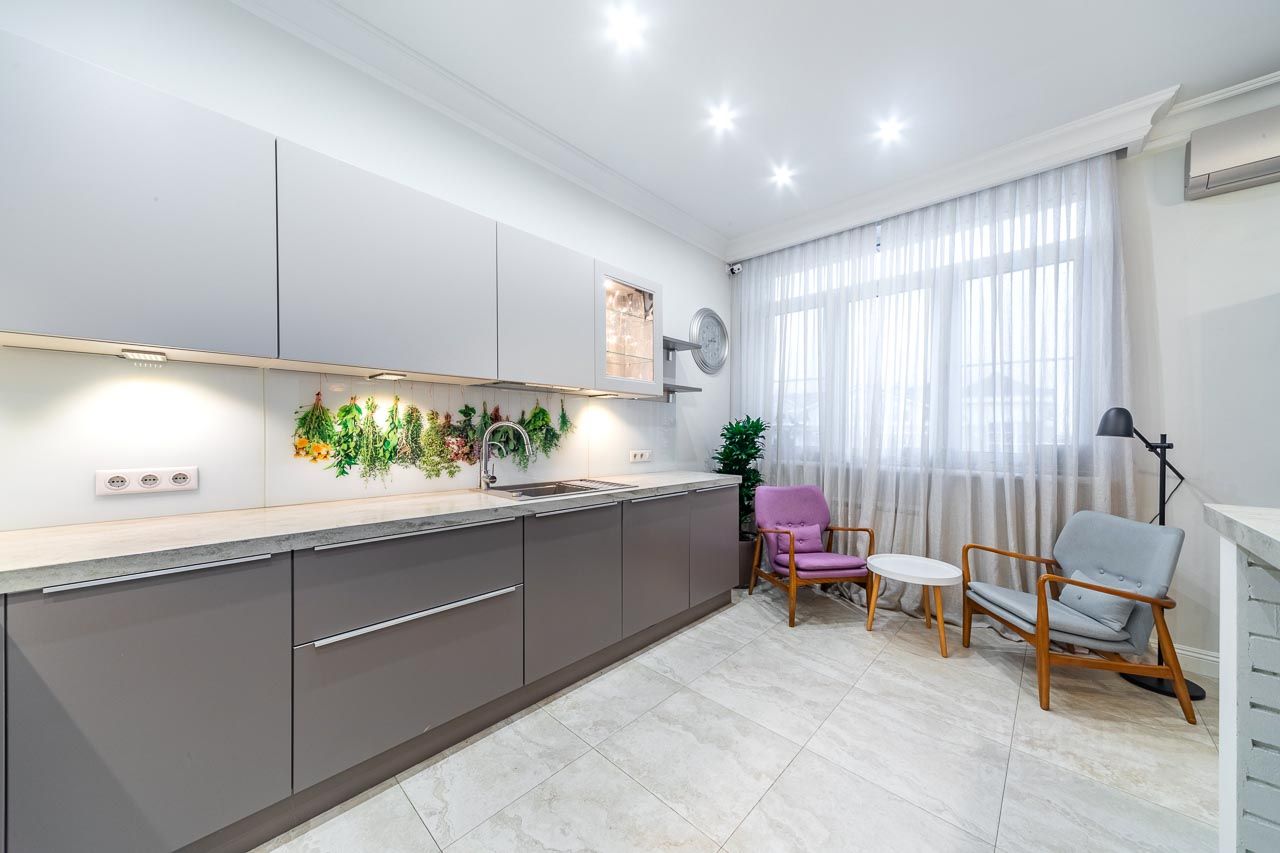 Продажа 3-комн квартиры на вторичном рынке Заречье пгт, улица Университетская, 4