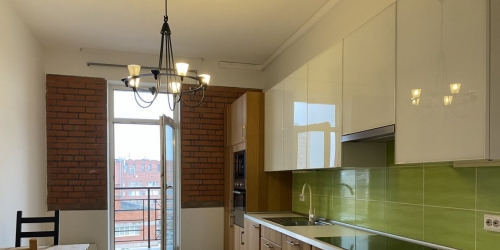 4-комн квартира Детская ул. ,  д. 18