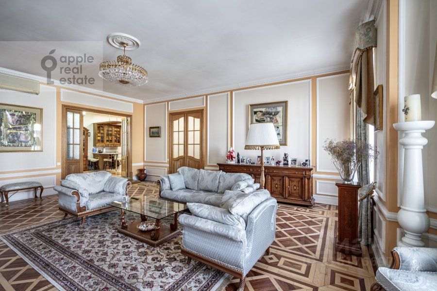 Аренда 4-комн квартиры на вторичном рынке улица Знаменка, 15