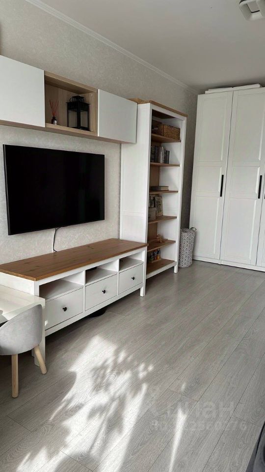 Продажа 2-комн квартиры на вторичном рынке Витебская улица, 8К2