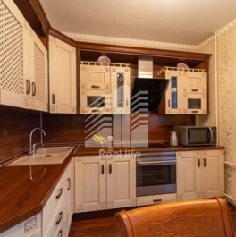 Продажа 2-комн квартиры на вторичном рынке улица Захарьинские Дворики,  д. 3