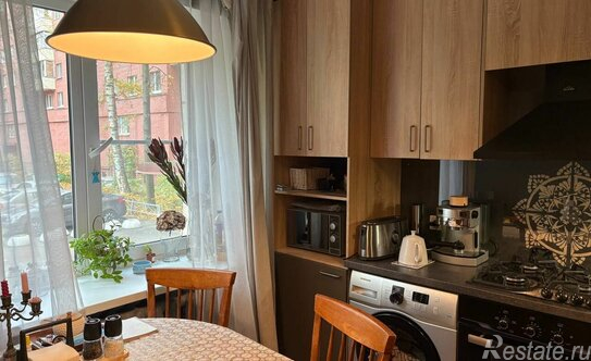 Продажа 3-комн квартиры на вторичном рынке ул Наличная,  д. 36,  к. 7