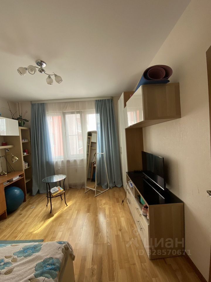 Продажа 3-комн квартиры на вторичном рынке улица Маршала Казакова, 84к1