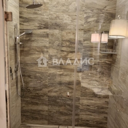 Продажа 4-комн квартиры на вторичном рынке Еропкинский переулок,  д. 11