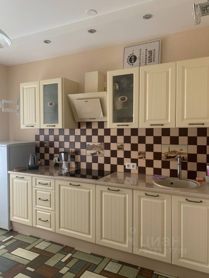 Аренда 1-комн квартиры на вторичном рынке Мурино, площадь Привокзальная, 3к2