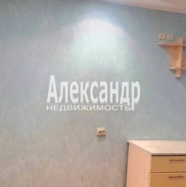 Продажа 3-комн квартиры на вторичном рынке Кириши, ул Нефтехимиков,  д. 19