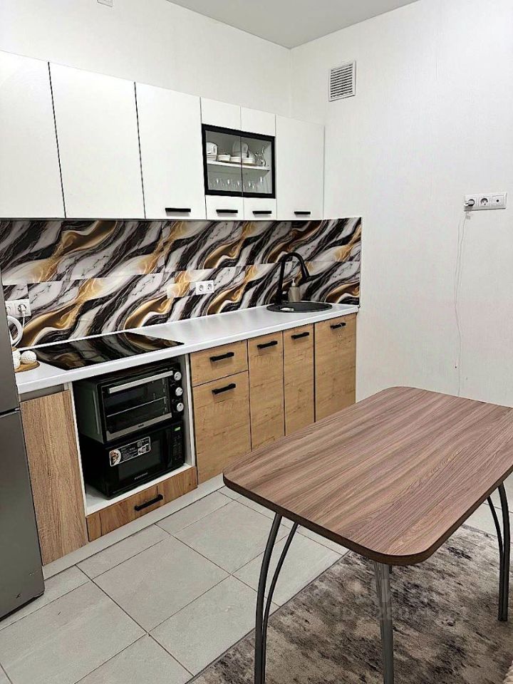 Продажа 2-комн квартиры на вторичном рынке Амурская улица, 1/2/2