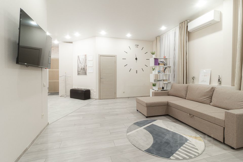 Продажа 2-комн квартиры на вторичном рынке улица Типанова, 3