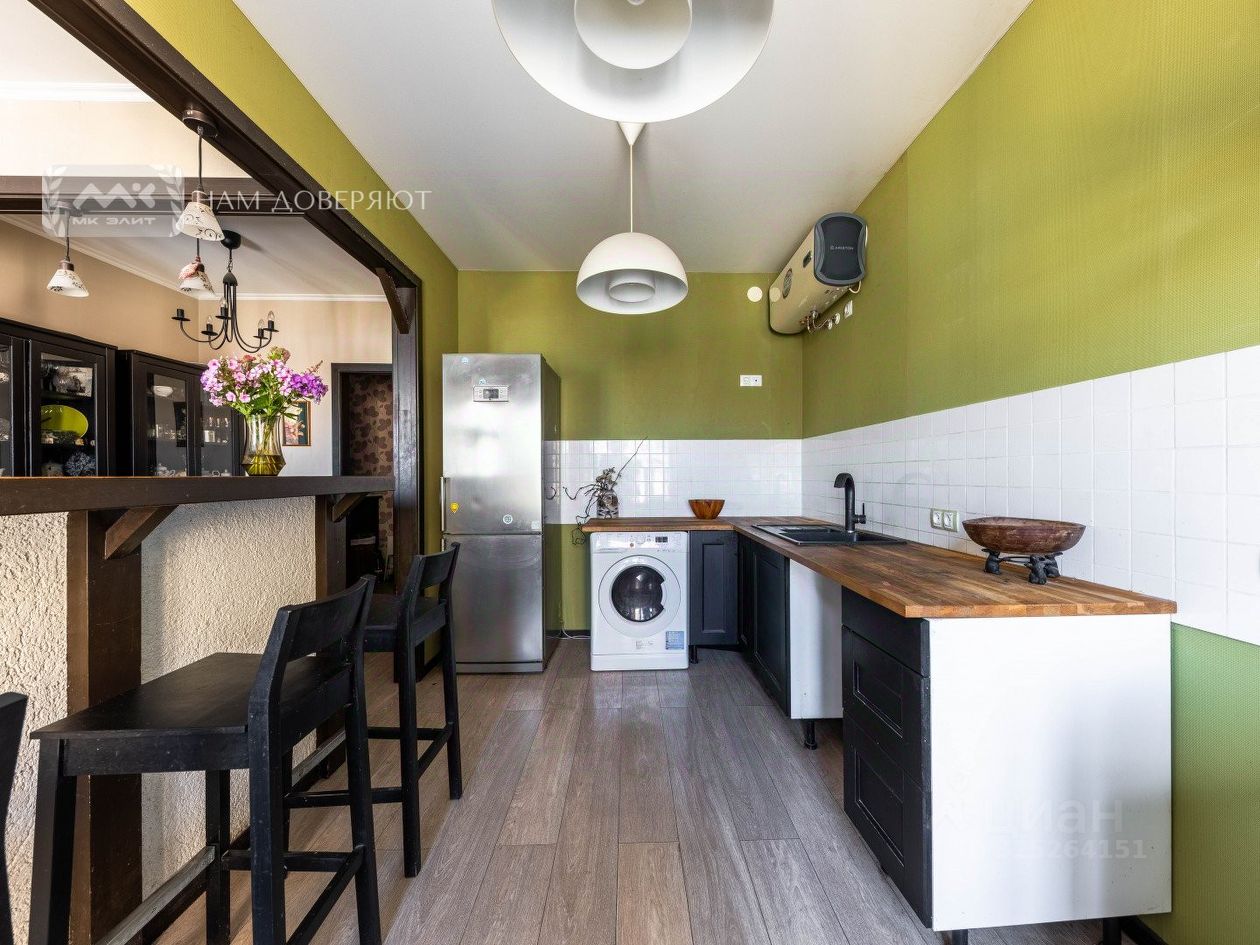 Продажа 4-комн квартиры на вторичном рынке набережная Канала Грибоедова, 59