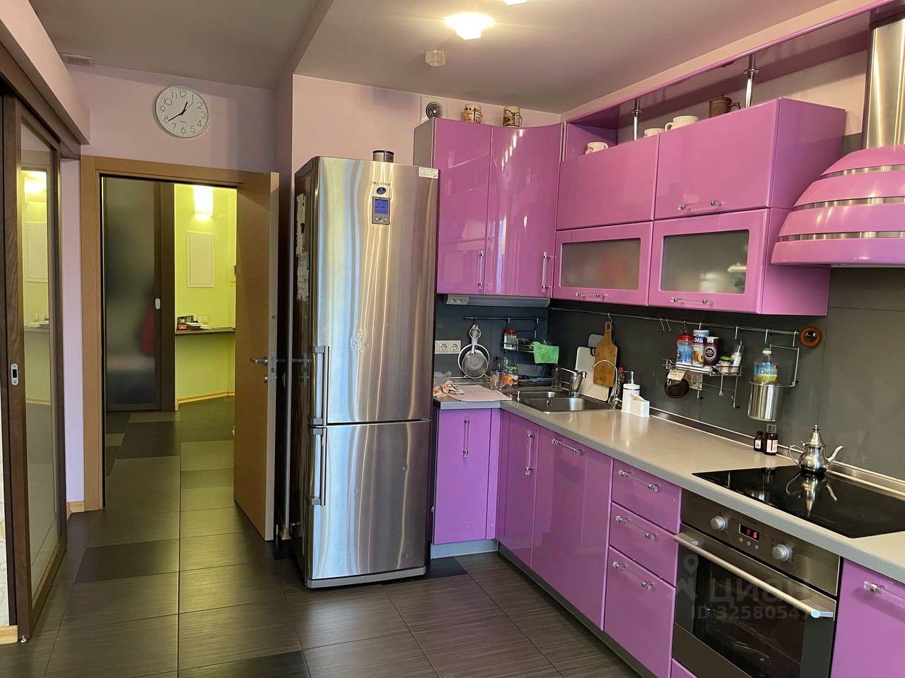 Продажа 3-комн квартиры на вторичном рынке улица Покрышкина, 3