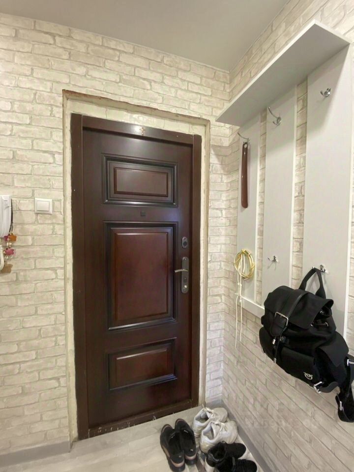 Продажа 1-комн квартиры на вторичном рынке Лобня г, Молодежная ул,  д. 4а