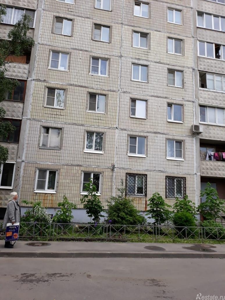 Продажа 2-комн квартиры на вторичном рынке Металлострой п, Полевая ул ,  д. 5