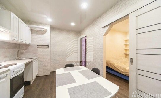 Продажа 3-комн квартиры на вторичном рынке посёлок Володарского, улица Елохова роща,  д. 4