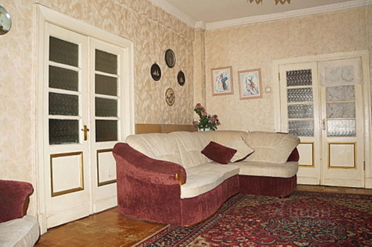 Продажа 3-комн квартиры на вторичном рынке Полоцкая улица, 4